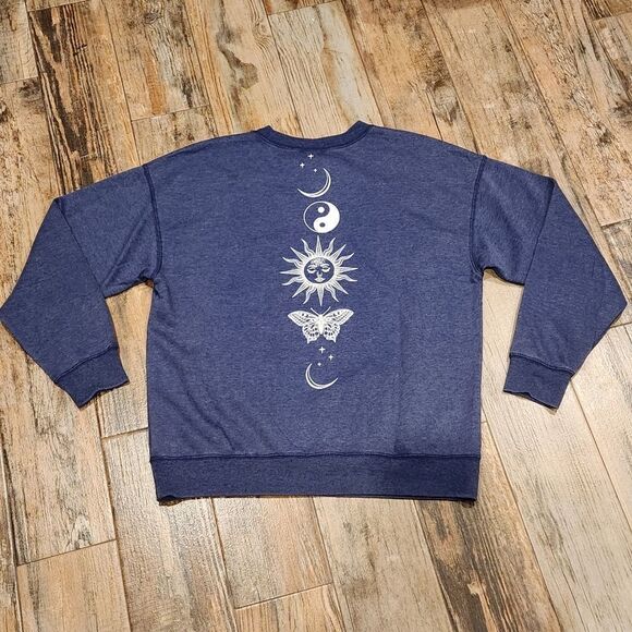 🔸️NWT Tru Self Blue Celestial Long Sleeve Sweatshirt Large - Picture 3 of 14